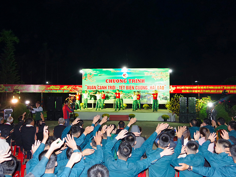 Sư đoàn 377 tổ chức Chương trình “Xuân canh trời - Tết biên cương, hải đảo”