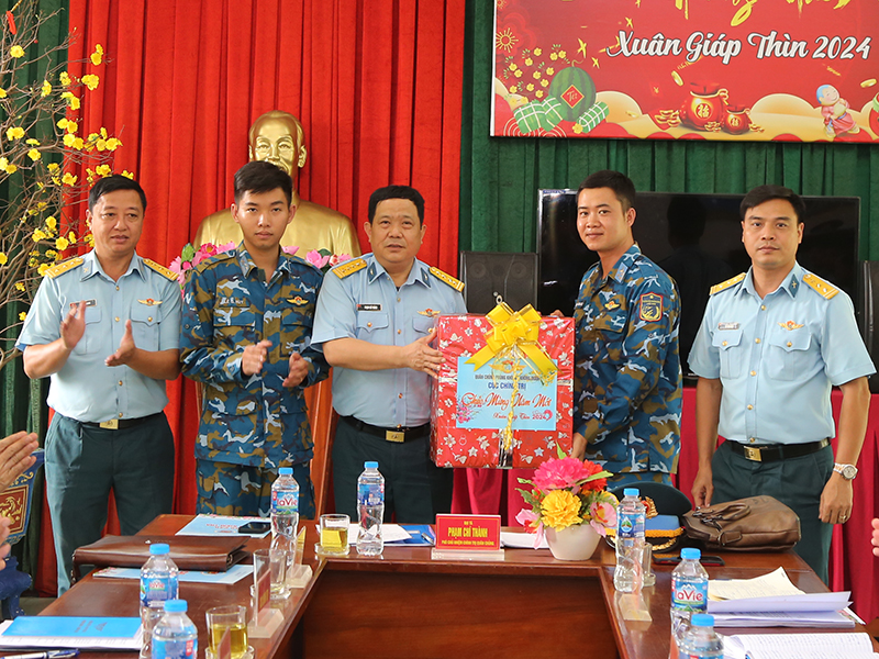 Quân chủng Phòng không - Không quân kiểm tra sẵn sàng chiến đấu các đơn vị Miền Nam
