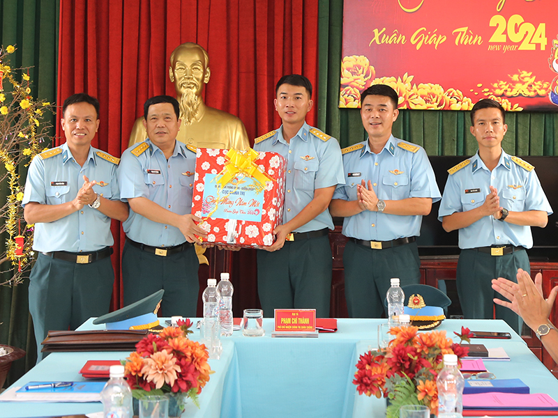 Quân chủng Phòng không - Không quân kiểm tra sẵn sàng chiến đấu các đơn vị Miền Nam