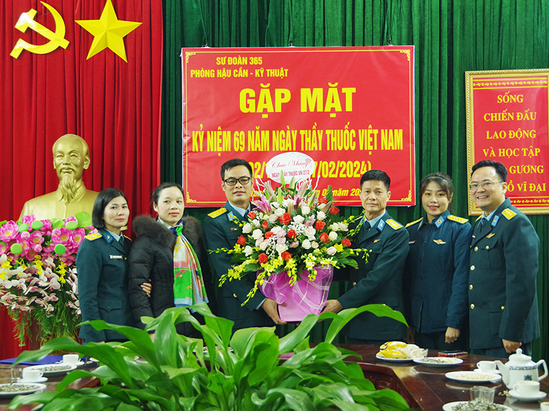 Các đơn vị trong Quân chủng Phòng không - Không quân gặp mặt kỷ niệm Ngày Thầy thuốc Việt Nam 27-2
