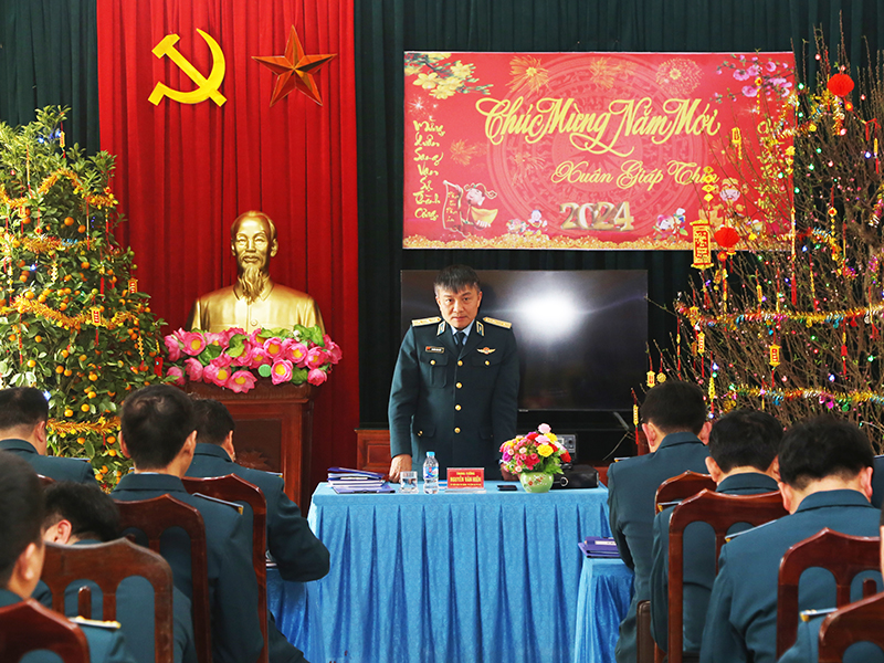 Trung tướng Nguyễn Văn Hiền - Tư lệnh Quân chủng PK-KQ kiểm tra sẵn sàng chiến đấu, chúc Tết một số đơn vị trực thuộc Sư đoàn 361