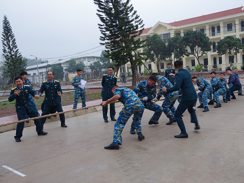Các đơn vị trong Quân chủng Phòng không - Không quân tổ chức Chương trình “Xuân canh trời - Tết thắm tình quân dân” và Tết trồng cây “Đời đời nhớ ơn Bác Hồ”