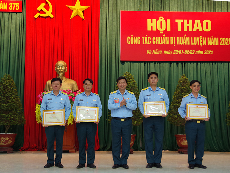 Sư đoàn 375 tổ chức Hội thao công tác chuẩn bị huấn luyện năm 2024