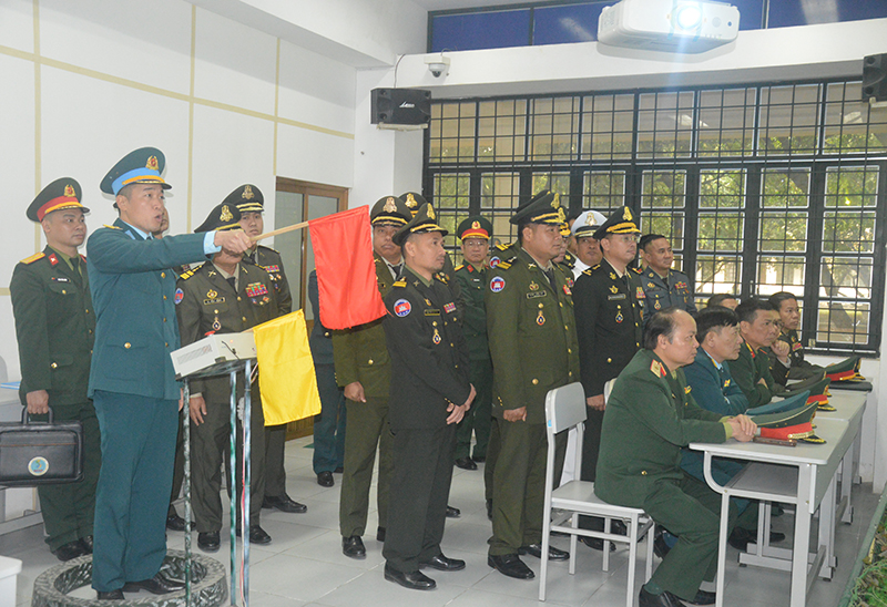 Đoàn cán bộ, học viên Học viện Quốc phòng trao đổi, tọa đàm về công tác đào tạo tại Học viện PK-KQ