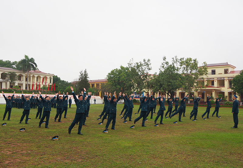 Khối cơ quan các Sư đoàn trong Quân chủng PK-KQ tổ chức Lễ ra quân huấn luyện năm 2024