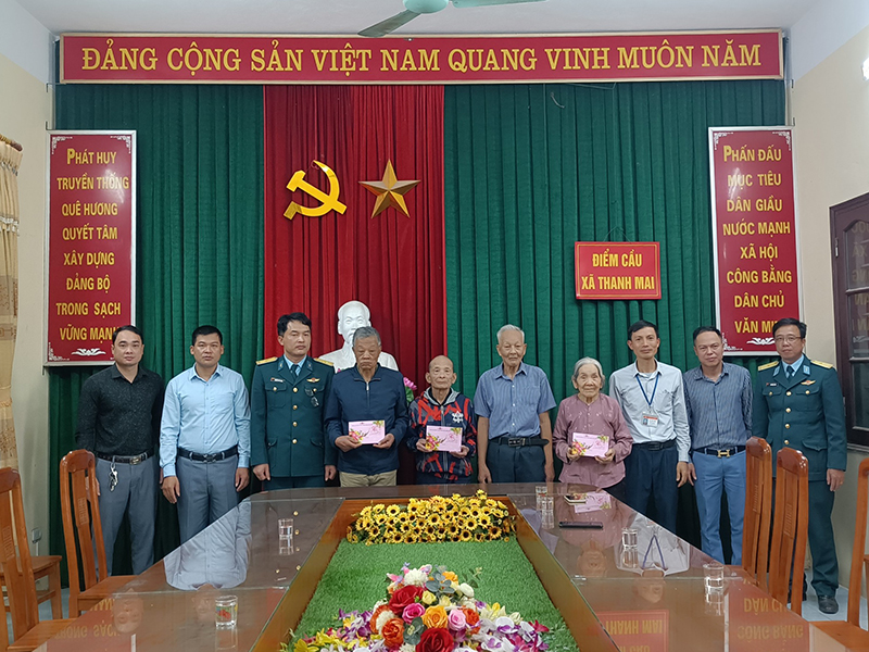 Trường Cao đẳng Kỹ thuật PK-KQ tổ chức Chương trình “Xuân canh trời - Tết đoàn kết” ấm tình quân dân