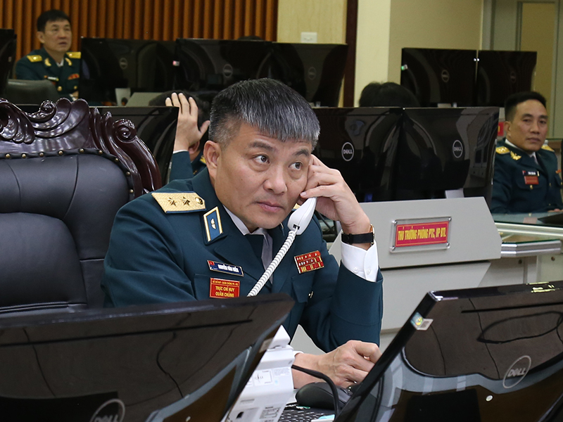 Thủ trưởng Bộ Tư lệnh Quân chủng Phòng không - Không quân kiểm tra nền nếp canh trực sẵn sàng chiến đấu và chúc Tết cán bộ, chiến sĩ các đơn vị