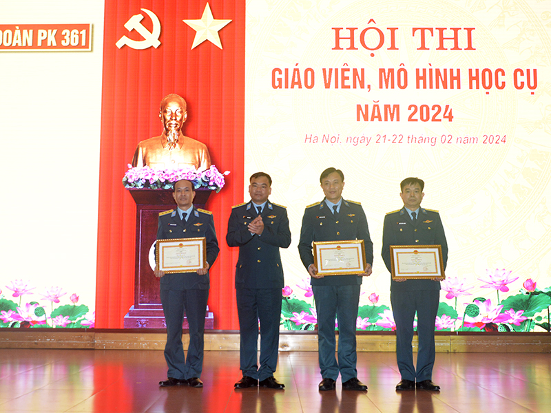 Sư đoàn 361 tổ chức Hội thi thao giảng giáo viên, mô hình học cụ năm 2024