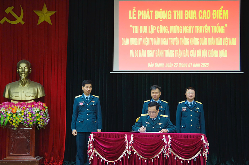 Sư đoàn 365 phát động thi đua cao điểm “thi đua lập công, mừng ngày truyền thống”