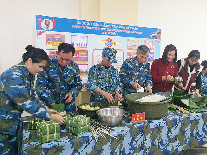 Trung đoàn Không quân 921 tổ chức Chương trình “Xuân canh trời - Tết thắm tình quân dân” năm 2025