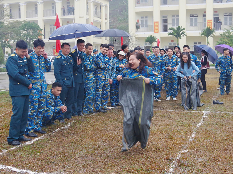 Trung đoàn Không quân 921 tổ chức Chương trình “Xuân canh trời - Tết thắm tình quân dân” năm 2025