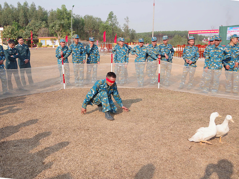Trung đoàn 228 tổ chức Chương trình “Xuân canh trời - Thắm tình quân dân” mừng Xuân Ất Tỵ năm 2025