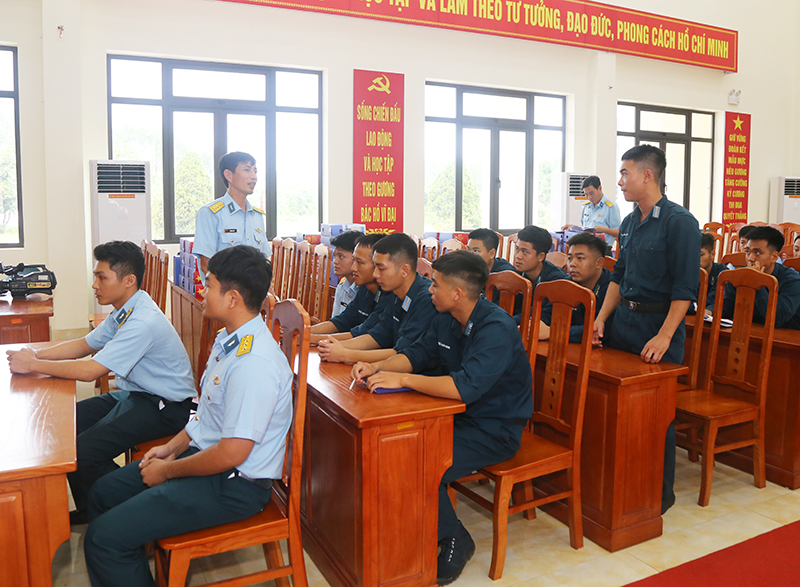 Quân chủng Phòng không - Không quân kiểm tra xây dựng đơn vị vững mạnh toàn diện “Mẫu mực, tiêu biểu” các đơn vị khu vực Miền Bắc
