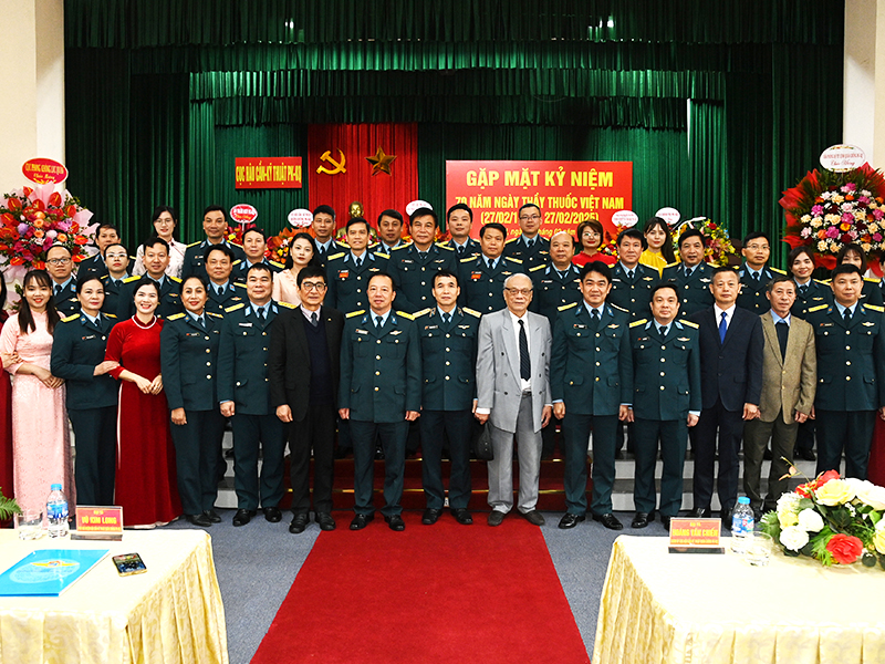 Phòng Quân y Quân chủng gặp mặt chúc mừng Ngày Thầy thuốc Việt Nam 27-2