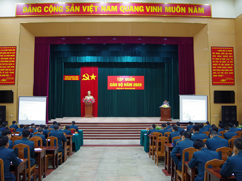 Trường Cao đẳng Kỹ thuật Phòng không - Không quân tập huấn cán bộ năm 2025