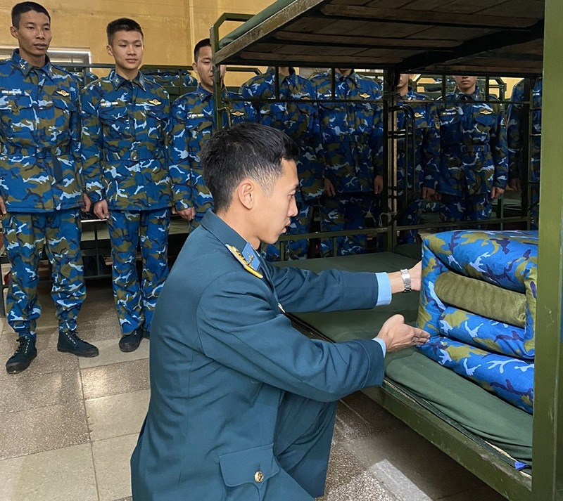 Giúp chiến sĩ mới hòa nhập với môi trường quân ngũ