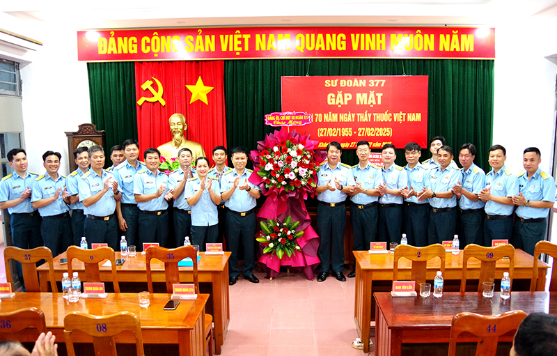 Các đơn vị trong Quân chủng Phòng không - Không quân gặp mặt nhân kỷ niệm 70 năm Ngày Thầy thuốc Việt Nam 27-2