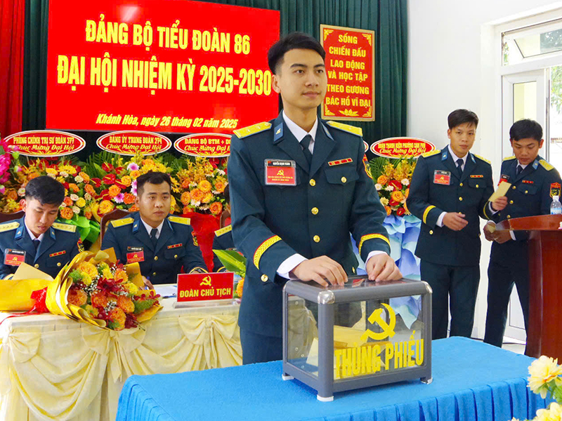 Các đơn vị trong Quân chủng Phòng không - Không quân tổ chức Đại hội đảng bộ bộ phận làm trước để rút kinh nghiệm