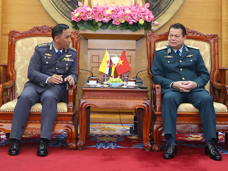 Đoàn Không quân Hoàng gia Bru-nây thăm Quân chủng Phòng không - Không quân và tham dự Chương trình Tham vấn không quân lần thứ nhất
