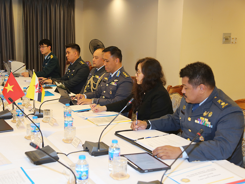 Đoàn Không quân Hoàng gia Bru-nây thăm Quân chủng Phòng không - Không quân và tham dự Chương trình Tham vấn không quân lần thứ nhất