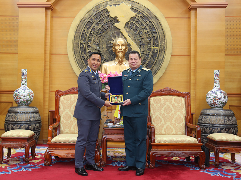 Đoàn Không quân Hoàng gia Bru-nây thăm Quân chủng Phòng không - Không quân và tham dự Chương trình Tham vấn không quân lần thứ nhất