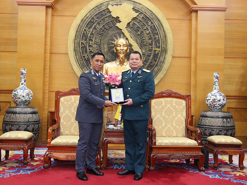 Đoàn Không quân Hoàng gia Bru-nây thăm Quân chủng Phòng không - Không quân và tham dự Chương trình Tham vấn không quân lần thứ nhất
