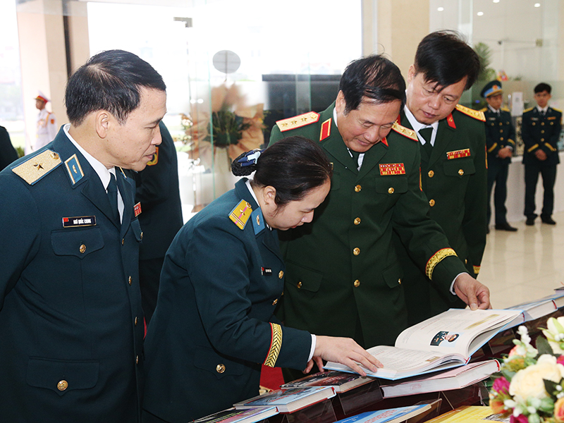 Quân chủng Phòng không - Không quân tổ chức Lễ kỷ niệm 70 Ngày truyền thống Không quân nhân dân Việt Nam