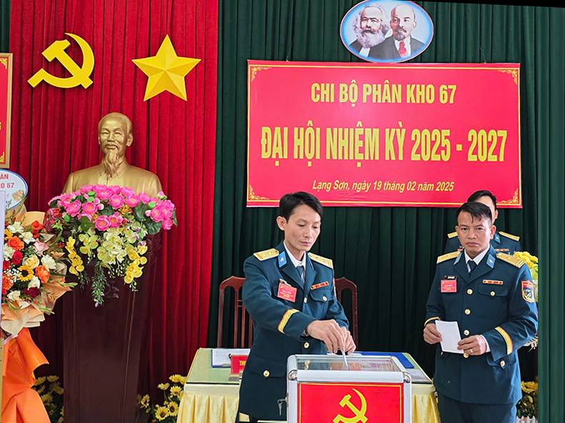 Chi bộ Phân kho 67 tổ chức Đại hội nhiệm kỳ 2025-2027 làm trước trong Đảng bộ Cục Hậu cần - Kỹ thuật Quân chủng PK-KQ