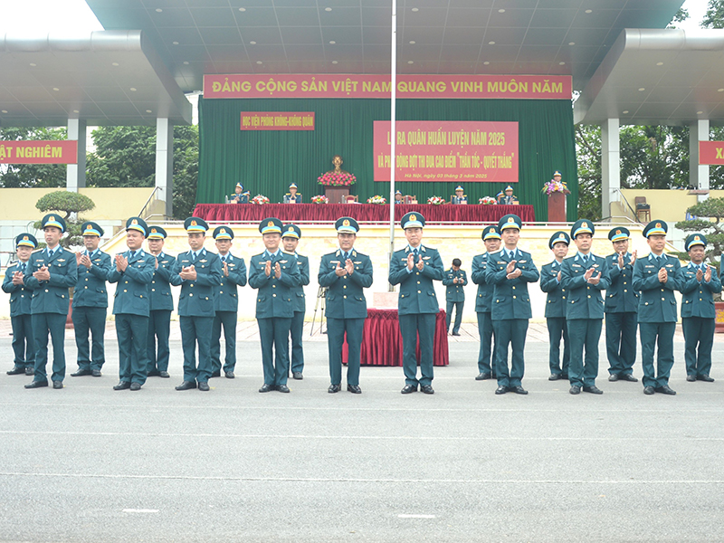 Các đơn vị trong Quân chủng Phòng không - Không quân đồng loạt tổ chức Lễ ra quân huấn luyện năm 2025
