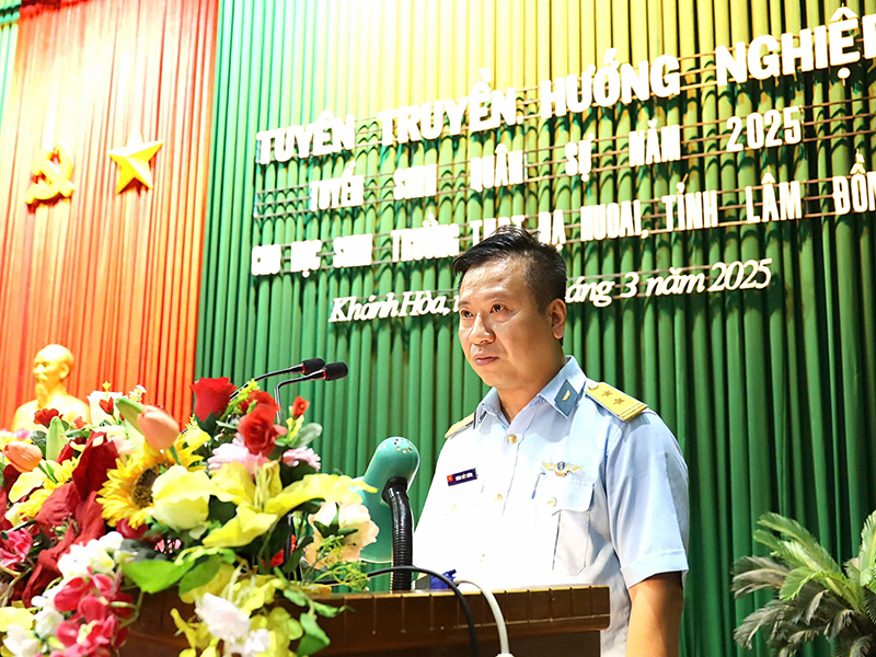 Trường Sĩ quan Không quân tuyên truyền, hướng nghiệp tuyển sinh quân sự năm 2025