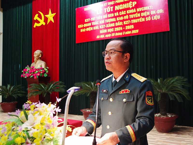 Trường Cao đẳng Kỹ thuật Phòng không - Không quân tổ chức Lễ tốt nghiệp các khóa ra trường năm học 2024-2025