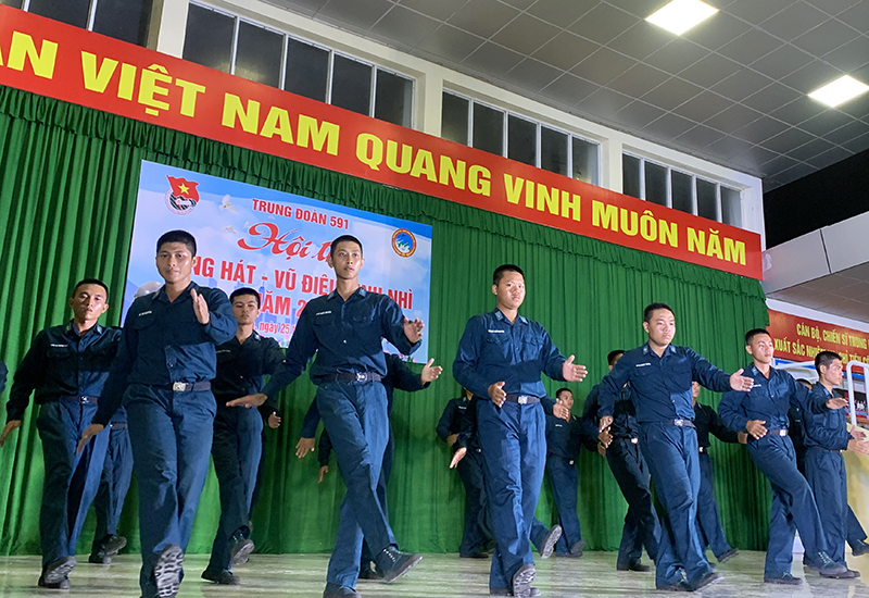 Trung đoàn 591 tổ chức Hội thi “Tiếng hát - vũ điệu binh nhì” năm 2025