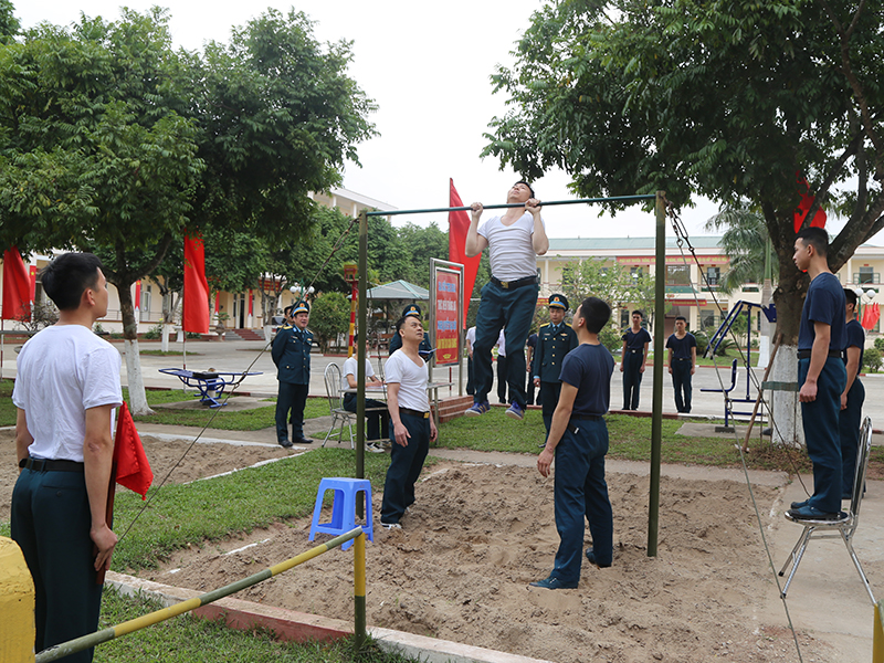 Quân chủng Phòng không - Không quân kiểm tra công tác cải cách hành chính, chuyển đổi số và sau 1 tháng ra quân huấn luyện, huấn luyện chiến sĩ mới tại Sư đoàn 363, Sư đoàn 365 và Sư đoàn 361