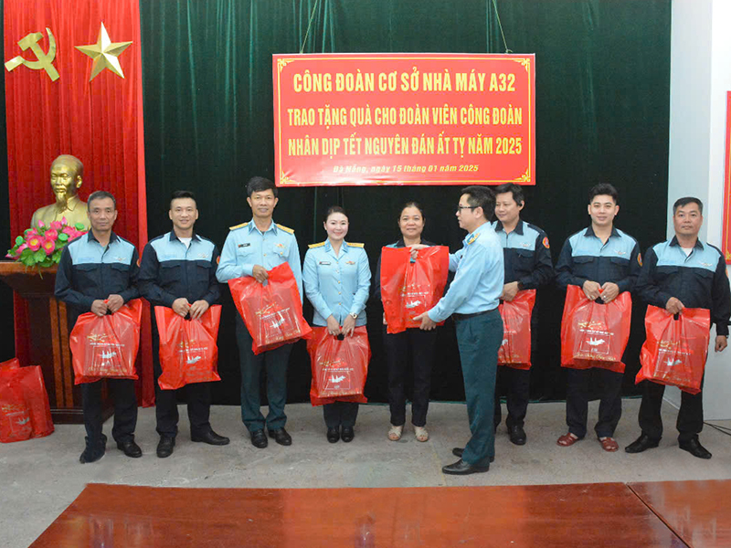 Công đoàn Nhà máy A32 chăm lo lợi ích người lao động