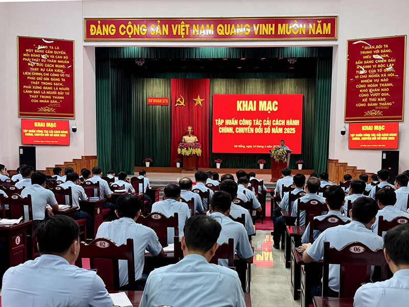Sư đoàn 375 tập huấn công tác cải cách hành chính, chuyển đổi số năm 2025