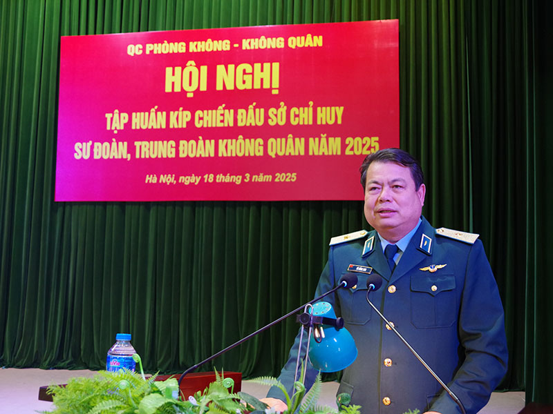 Quân chủng Phòng không - Không quân tập huấn kíp chiến đấu Sở chỉ huy sư đoàn, trung đoàn không quân năm 2025