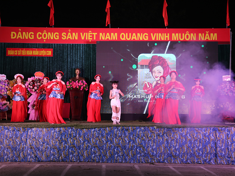 Tiểu đoàn Huấn luyện chiến sĩ mới Sư đoàn 371 tổ chức Chương trình Ga la “Lửa hồng khát vọng”