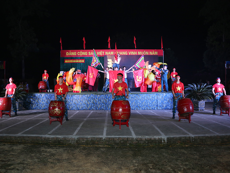 Tiểu đoàn Huấn luyện chiến sĩ mới Sư đoàn 371 tổ chức Chương trình Ga la “Lửa hồng khát vọng”