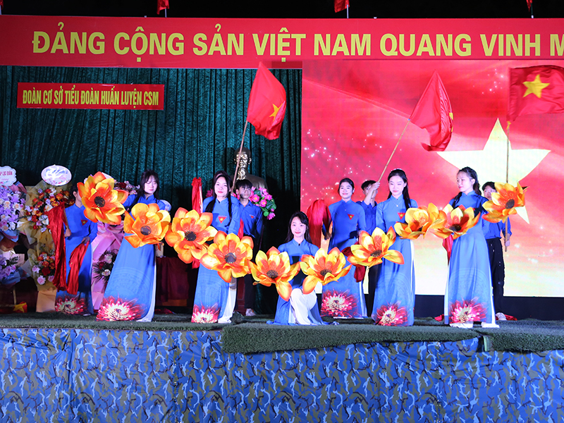 Tiểu đoàn Huấn luyện chiến sĩ mới Sư đoàn 371 tổ chức Chương trình Ga la “Lửa hồng khát vọng”