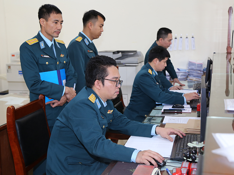 Quân chủng Phòng không - Không quân kiểm tra công tác cải cách hành chính và chuyển đổi số tại Sư đoàn 371
