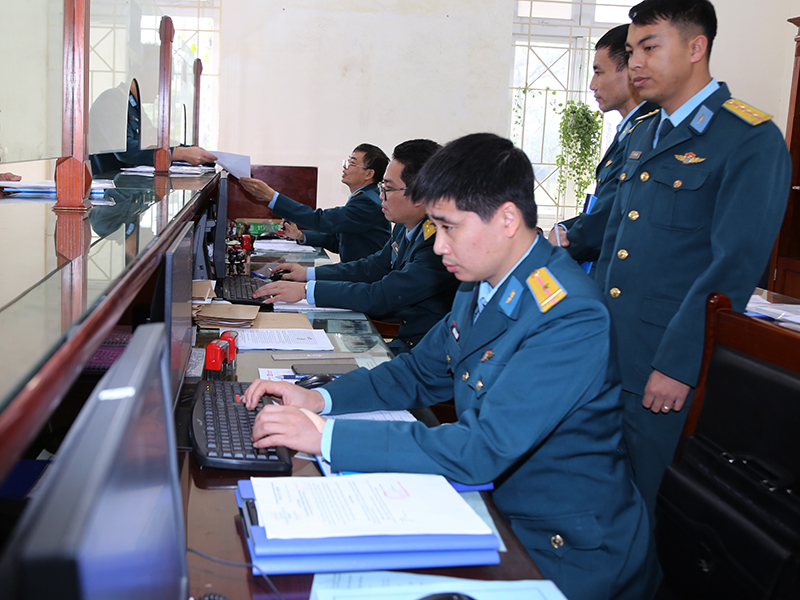 Quân chủng Phòng không - Không quân kiểm tra công tác cải cách hành chính và chuyển đổi số tại Sư đoàn 371