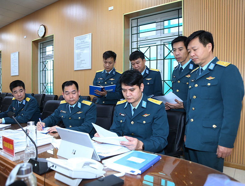 Quân chủng Phòng không - Không quân kiểm tra công tác cải cách hành chính và chuyển đổi số tại Sư đoàn 371