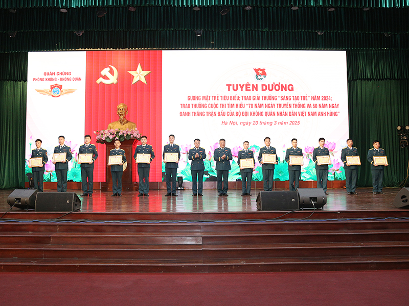 Tôn vinh những cống hiến của tuổi trẻ Quân chủng Phòng không - Không quân