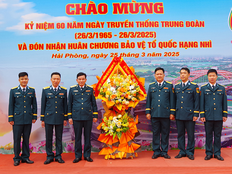 Trung đoàn Tên lửa 238 kỷ niệm 60 năm Ngày truyền thống và đón nhận Huân chương Bảo vệ Tổ quốc hạng Nhì