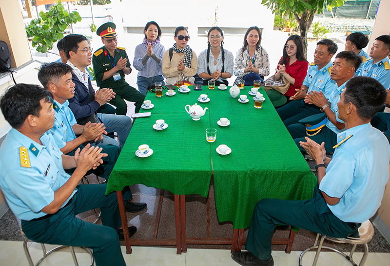 Những người lính canh trời thầm lặng ở Trường Sa