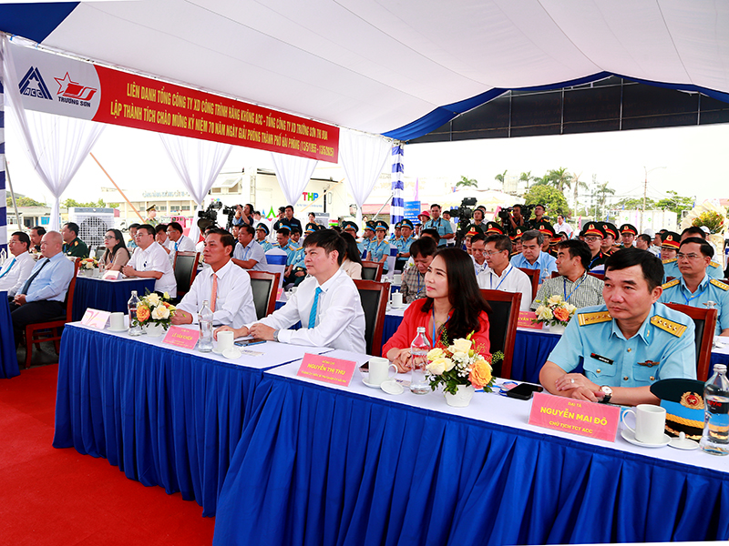 Khởi công xây dựng công trình “Mở rộng sân đỗ máy bay, Cảng hàng không quốc tế Cát Bi giai đoạn 2”