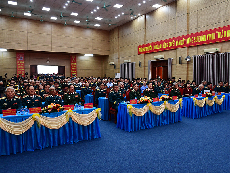 Sư đoàn 361 kỷ niệm 60 năm Ngày truyền thống và đón nhận Huân chương Bảo vệ Tổ quốc hạng Nhất