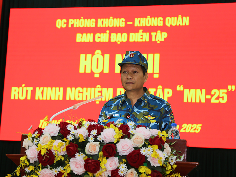 Quân chủng Phòng không - Không quân rút kinh nghiệm Diễn tập Chỉ huy - Tham mưu 1 bên 2 cấp trên bản đồ có một phần thực binh cho các đơn vị khu vực Miền Nam, Nam Trung Bộ