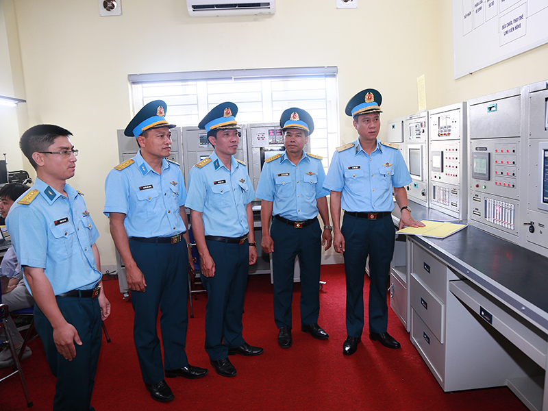 Quân chủng Phòng không - Không quân kiểm tra công tác phát triển khoa học, công nghệ, đổi mới sáng tạo, chuyển đổi số, thực hiện Đề án 06 và cải cách hành chính tại các đơn vị