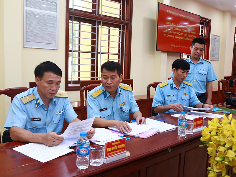 Quân chủng Phòng không - Không quân kiểm tra công tác phát triển khoa học, công nghệ, đổi mới sáng tạo, chuyển đổi số, thực hiện Đề án 06 và cải cách hành chính tại các đơn vị